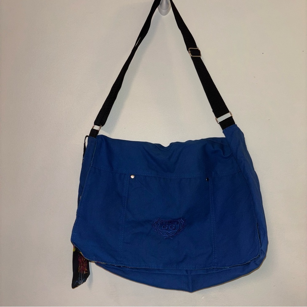 Route 66 Blue  Crossbody Bag with Sleek Design of Different Plants Gardners Bag